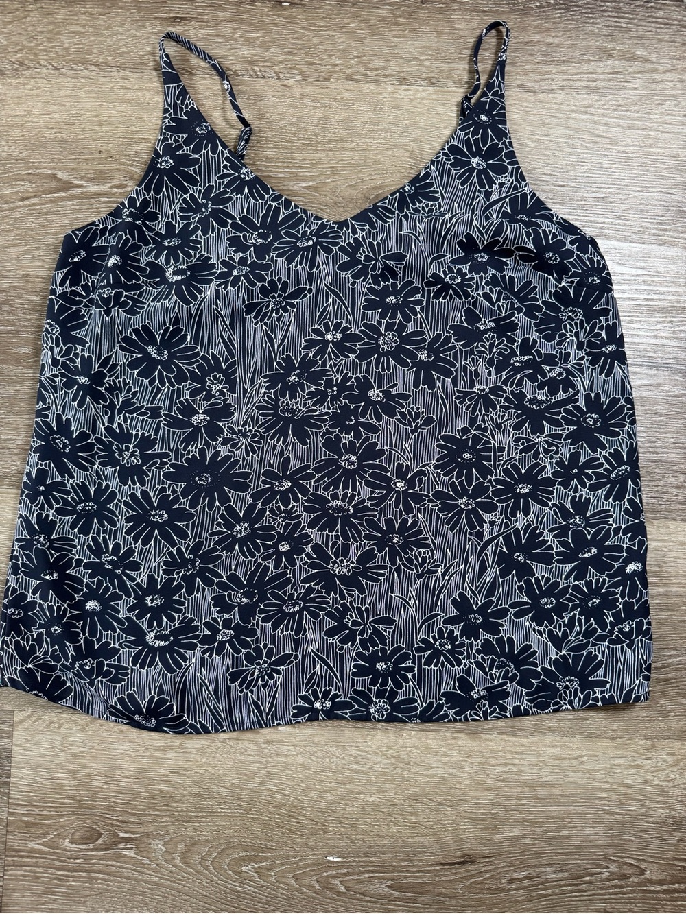 Banana Republic Navy and White Floral Spaghetti Strap Cami(198)